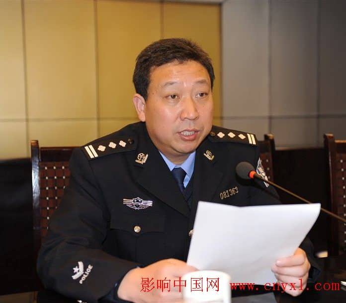 邓州市公安局:抓好四个坚持 推进管理创新